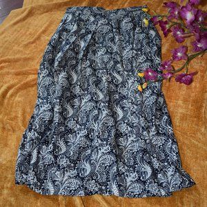 Navy and white paisley print skirt